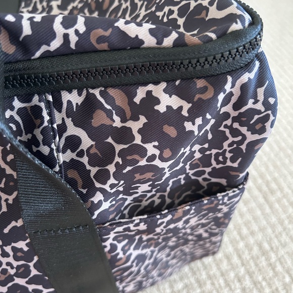 FABLETICS The Convertible Travel BagBrutalist Khaki Lisa Leo Animal Print NEW - Picture 8 of 12